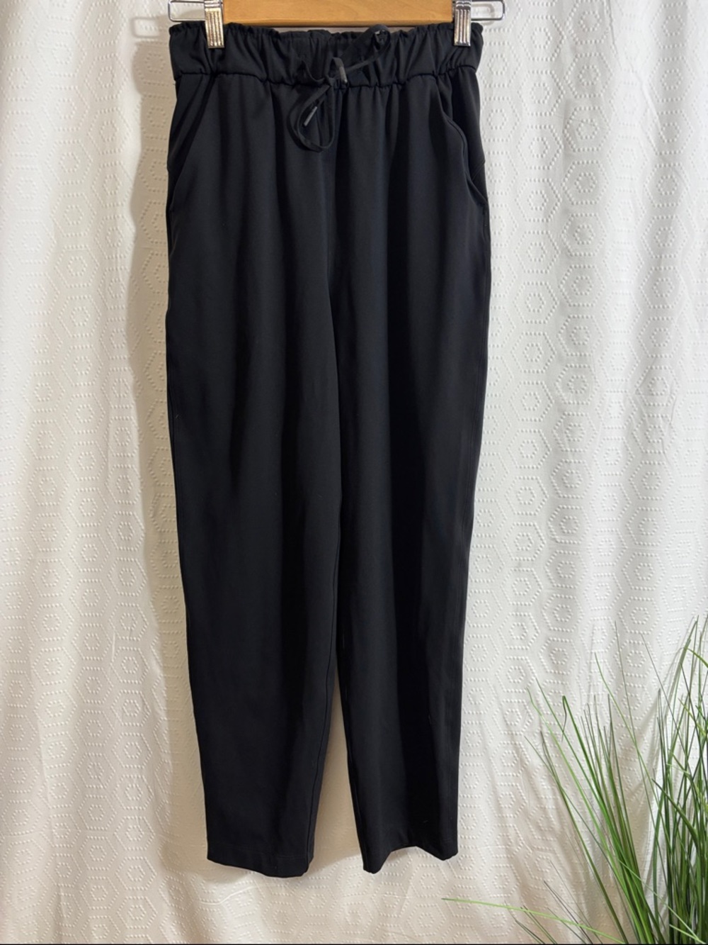 Lululemon Joggers Women Size 2